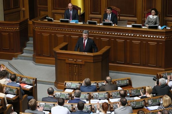 Порошенко озвучив пріоритетні завдання для української влади на наступний рік 
