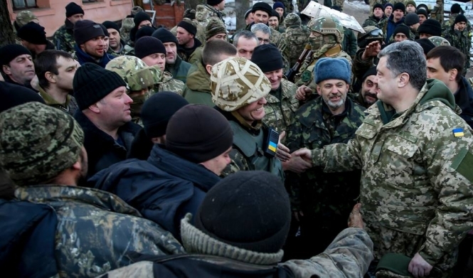Порошенко увеличил численность Вооруженных Сил Украины