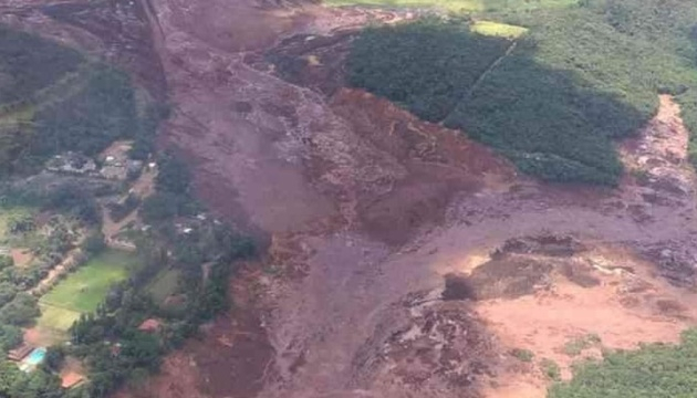 В Бразилии прорвало плотину, более 200 человек пропали без вести, - ФОТО