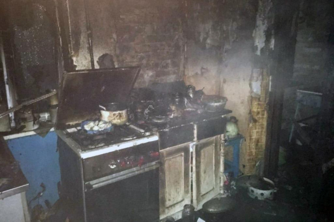 У Кривому Розі внаслідок пожежі у будинку загинули двоє дорослих і дитина
