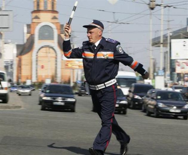 Київське ДАІ у паркуванні дасть фору усім рагулям (фото)