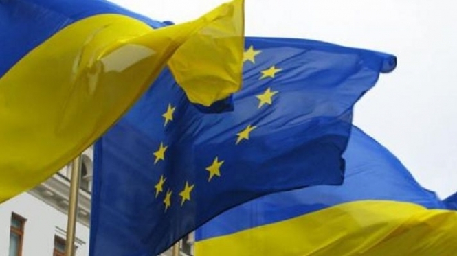 Євросоюз виділяє Харківщині €1,7 мільйонів на допомогу переселенцям, - єврокомісар Хан