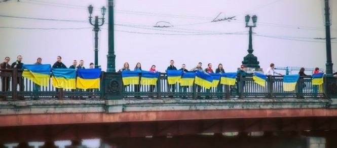 Донецкие учителя протестуют: боевики уничтожают все украинское на Донбассе, - фото