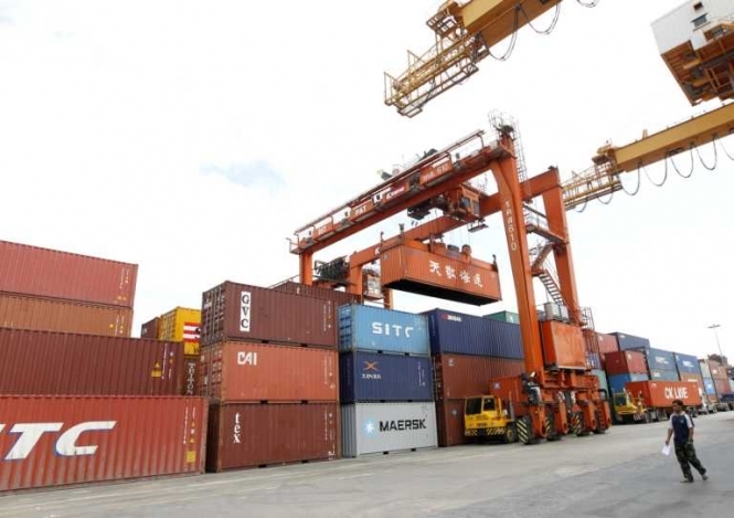 Кабмін посилить контроль над реекспортом товарів