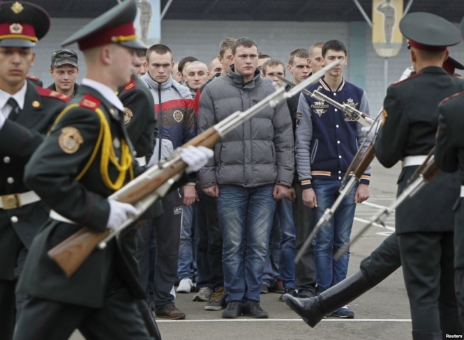 Рада просит Турчинова восстановить призыв в армию