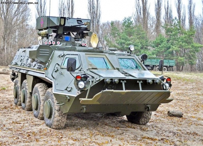 Військові отримали оновлене за стандартами НАТО озброєння: Порошенко випробував БТР-4