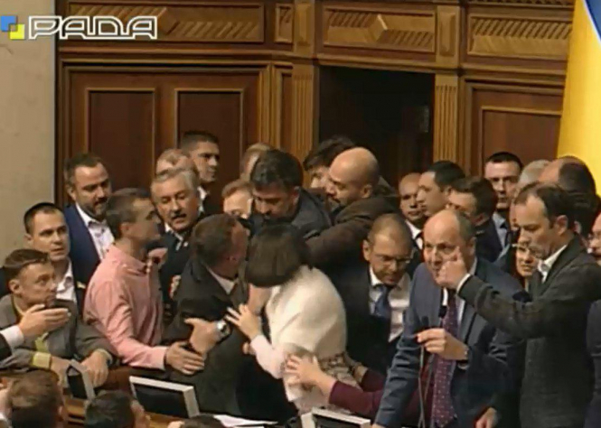 Парубій закрив засідання Ради, законопроект про реінтеграцію Донбасу розглядатимуть завтра

