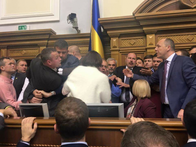 Рада приняла закон о реинтеграции Донбасса - ВИДЕО