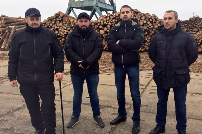 Четверо депутатів з Радикальної партії голосували в Раді, перебуваючи в Одеській області