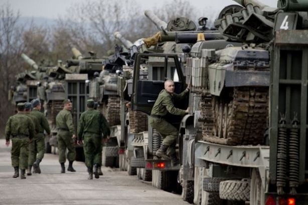 Россия доставляет военную технику к границе для передачи ее сепаратистам, - Госдеп США
