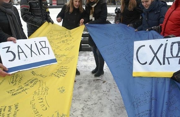 Україна не розколеться завдяки Януковичу і Путіну