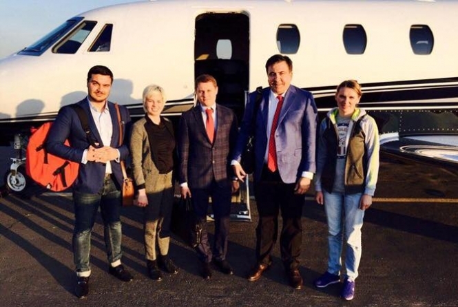 Саакашвили полетел в Польшу на чартере, который обслуживает фирма Кауфмана-Грановского, - журналист