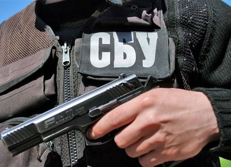 В пригороде Днепропетровска сотрудники Службы безопасности Украины совместно с полицией обнаружили тайник с оружием и взрывчаткой. 