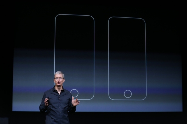 Apple показала бюджетний iPhone 5C і iPhone 5S (фото) 