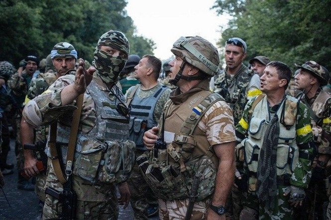 Зачем Петр Порошенко уничтожает добровольческие батальоны? 