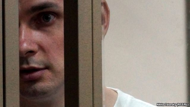 Российские писатели призвали Путина освободить Сенцова