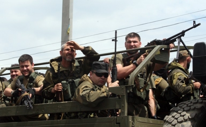 Терористи продовжують штурм Луганського прикордонного загону: поранено 7 прикордонників