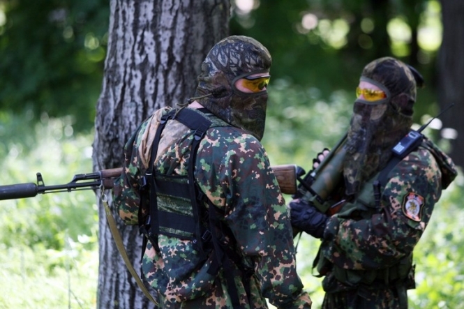 Террористы из минометов обстреляли поселок возле Енакиево 
