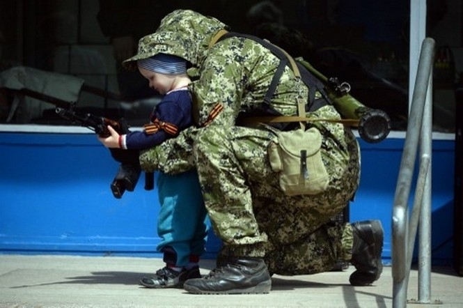 Боевики хотят использовать детей, как живой щит, - СНБО