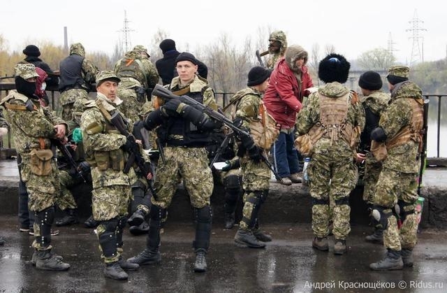 Російських військових в Донбасі видало взуття