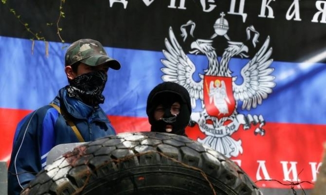 Пол сотни боевиков захватили центральный военкомат в Донецке