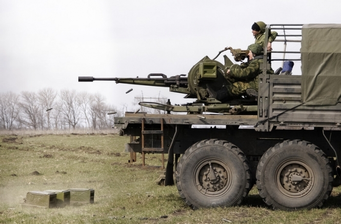 Россия сосредоточила 2 тысячи солдат и военную технику за 10 км от границы с Украиной