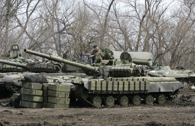 За выходные Россия перебросила на Донбасс три колонны военной техники, - полковник АТО