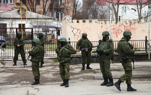 В Севастополь въехало 30 автобусов с вооруженными российскими титушками