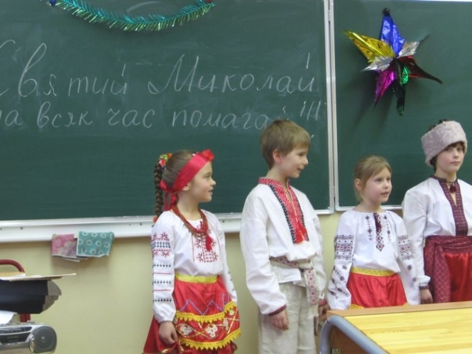 Минобразования увеличит объем изучения украинского языка для нацменьшинств, - ВИДЕО