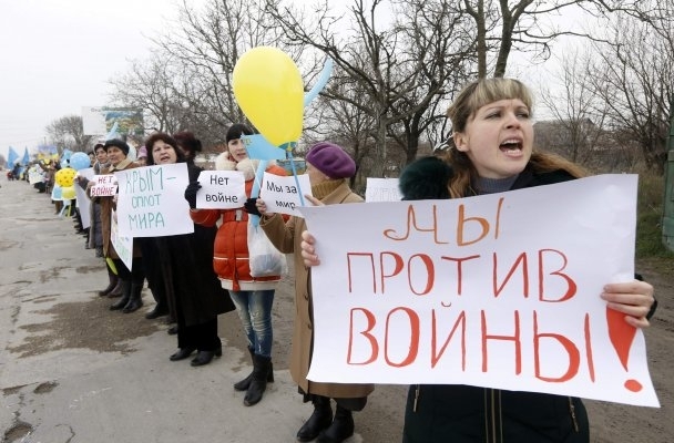 Жінки Криму 8 березня виступили проти російської окупації