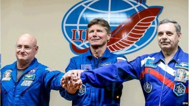 Экипаж МКС после года пребывания в космосе успешно вернулся на Землю - ВИДЕО