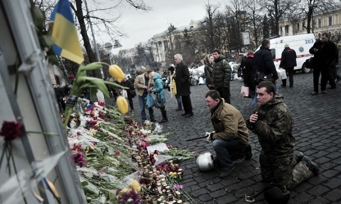 Не треба зациклюватися на снайперській версії вбивств на Майдані, - журналіст