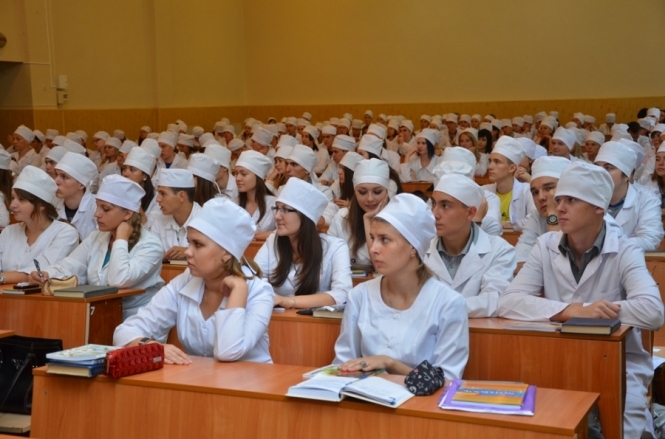 Порошенко ветировал закон об обязательной военной подготовке студентов-медиков