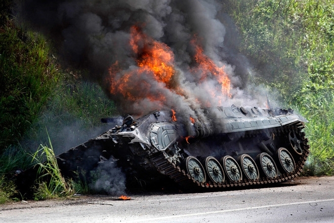 Бойцы АТО подорвали три танка террористов, сдавать Крымское никто не собирается, - журналист
