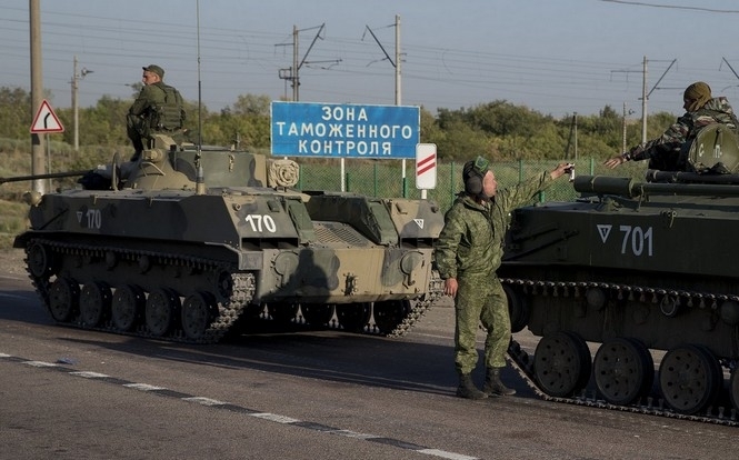 Вблизи Новоазовска сосредоточились 4 тыс российских военных, - Военный совет 