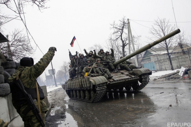 Терористи почали наступ танками після заяви Захарченка про намір захопити Маріуполь