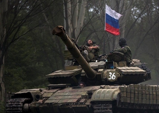 Российские танки вплотную подошли к линии соприкосновения с Крымом, - МВД