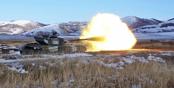 Террористы передислоцируют силы: возле Новоазовска сосредоточились 350 боевиков и 8 танков, - 