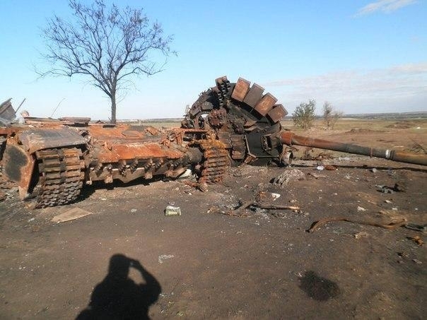 Сили АТО знищили танк терористів і завдали їм значних втрат на блокпосту біля Смілого