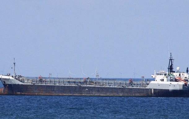 В Ливии задержали танкер с частично украинским экипажем