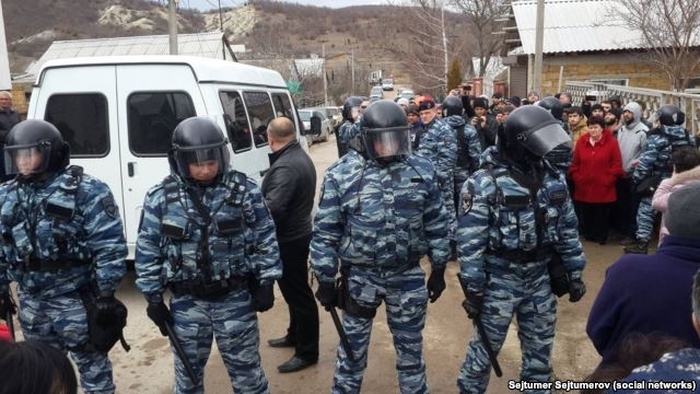 У Сімферополі знову обшукують кримських татар
