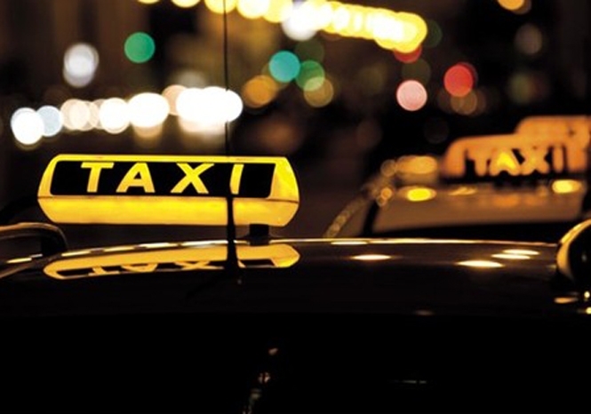 Хабаровські таксисти змусили пасажирів умиватися зеленкою, – ВІДЕО