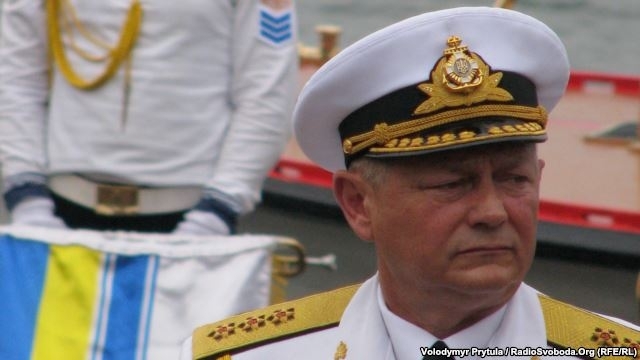 Адмірал Тенюх закликав військових перейти на бік українського народу