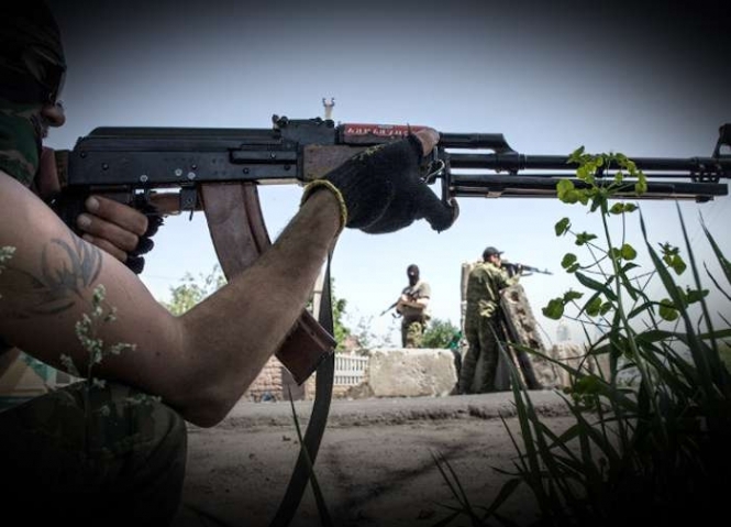 В Трехизбенке идет бой между боевиками и силами АТО