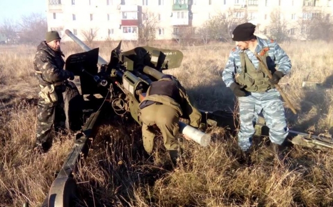 В районе Авдеевки боевики обстреливали позиции сил АТО из артиллерийских установок