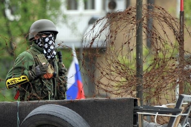Сейчас на Донбассе находится 10-15 тыс российских военных, - СНБО 
