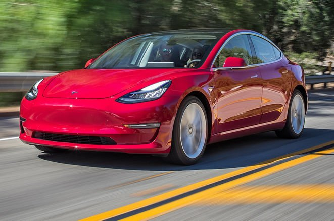 Маск розповів подробиці про електромобіль Tesla Model 3 з двома моторами