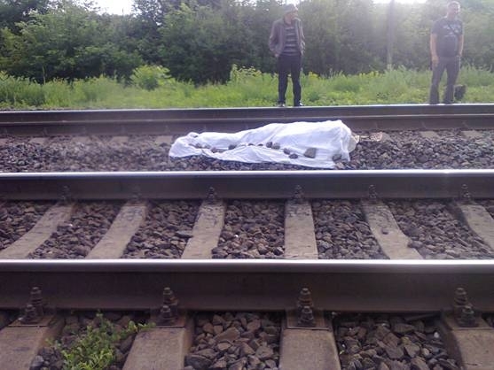 Солдат ВСУ покончил жизнь самоубийством, выпрыгнув из поезда, - МВД