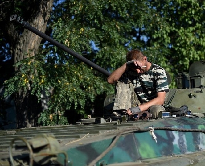 Поблизу блокпосту Нацгвардії у Слов'яносербську терористи зосередили до 10 танків, - РНБО