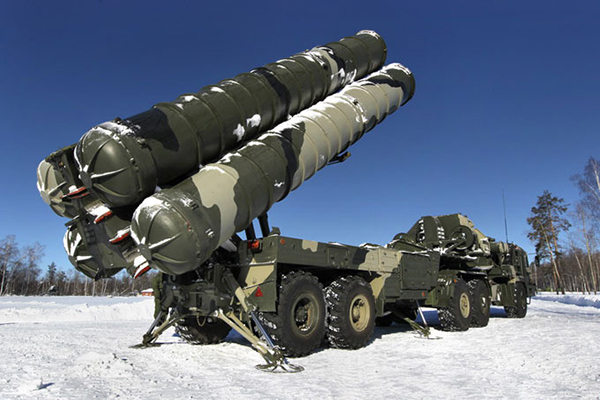 В Крим спрямують дододаткові зенітні системи С-400

